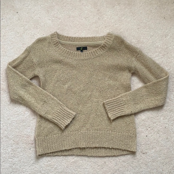 🌸2/$20🌸 Tan & Gold Knit Sweater - Picture 1 of 3